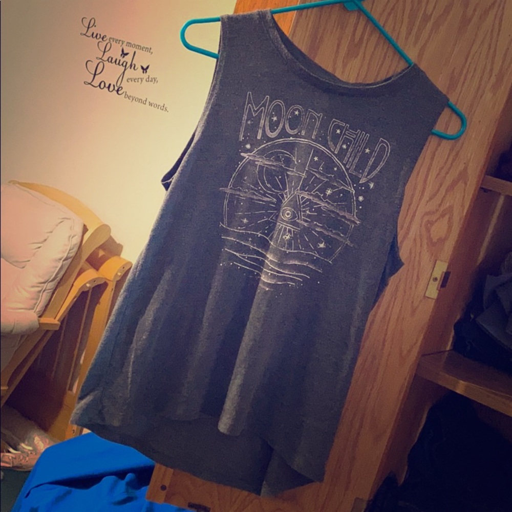 Grey graphic sleeveless tee
